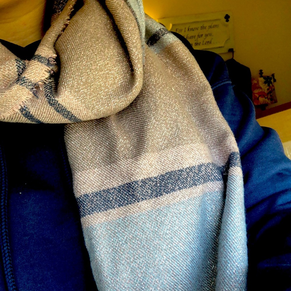 Maurice’s scarf